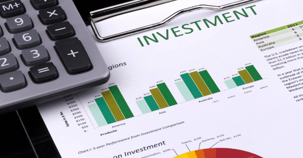 Simple investment planning with a focus on global regions, represented by a graph and a calculator.